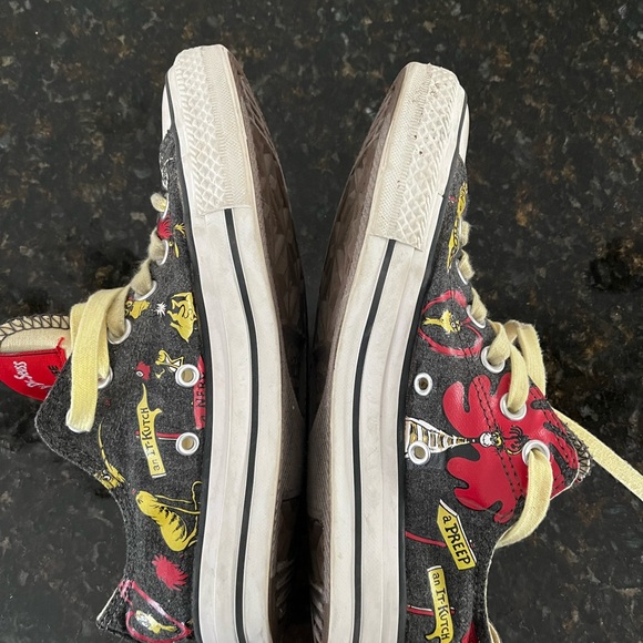 Converse All Star Sneakers   Words and Illustrations by Dr Seuss. WO 7 MEN 5 - Picture 5 of 6
